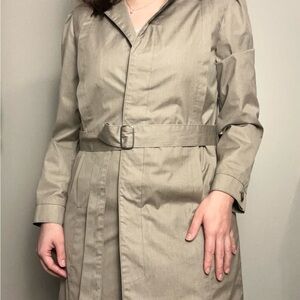 London Fog Maincoats Vintage Beige Belted Lined Trench Coat Size 8